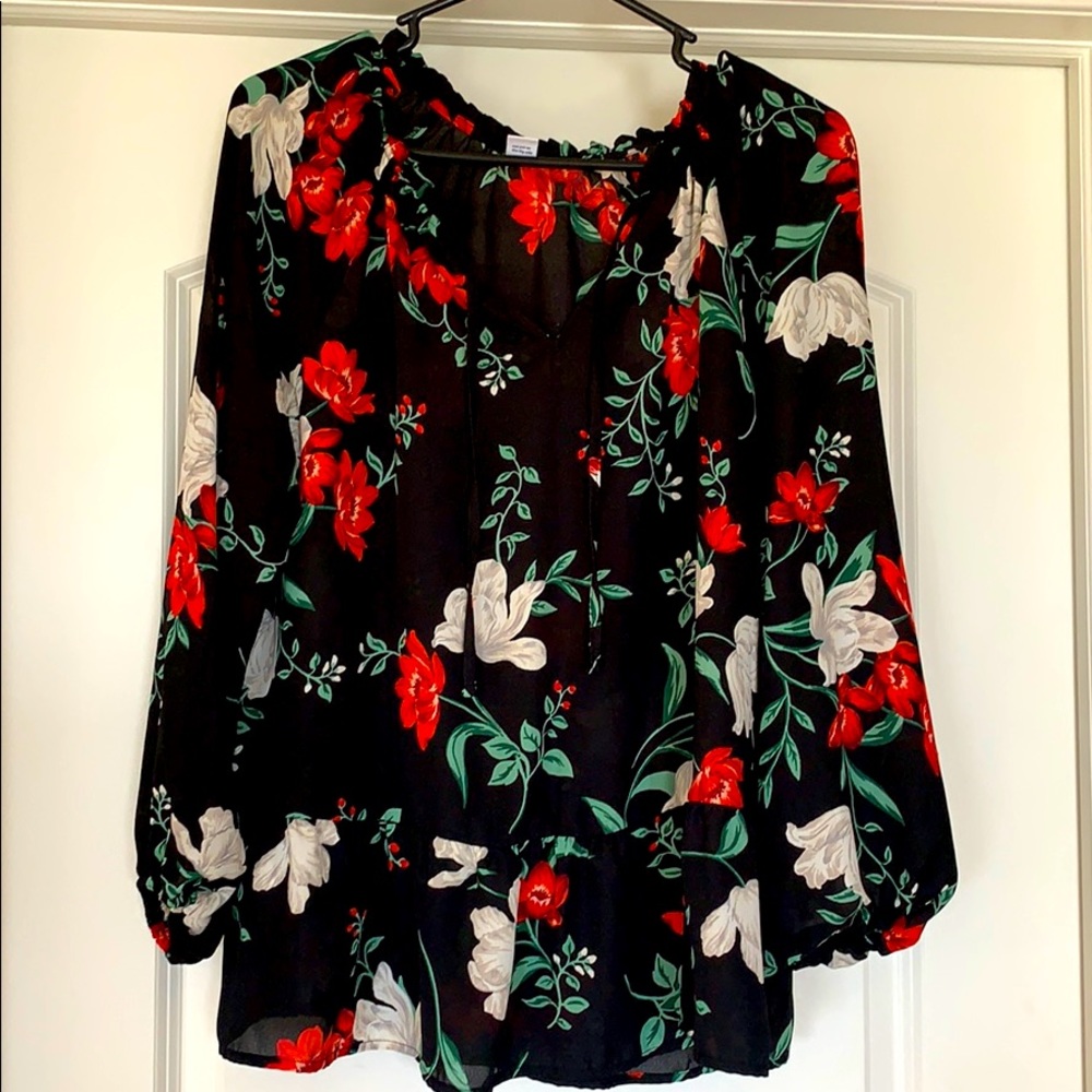 Perfect holiday top!